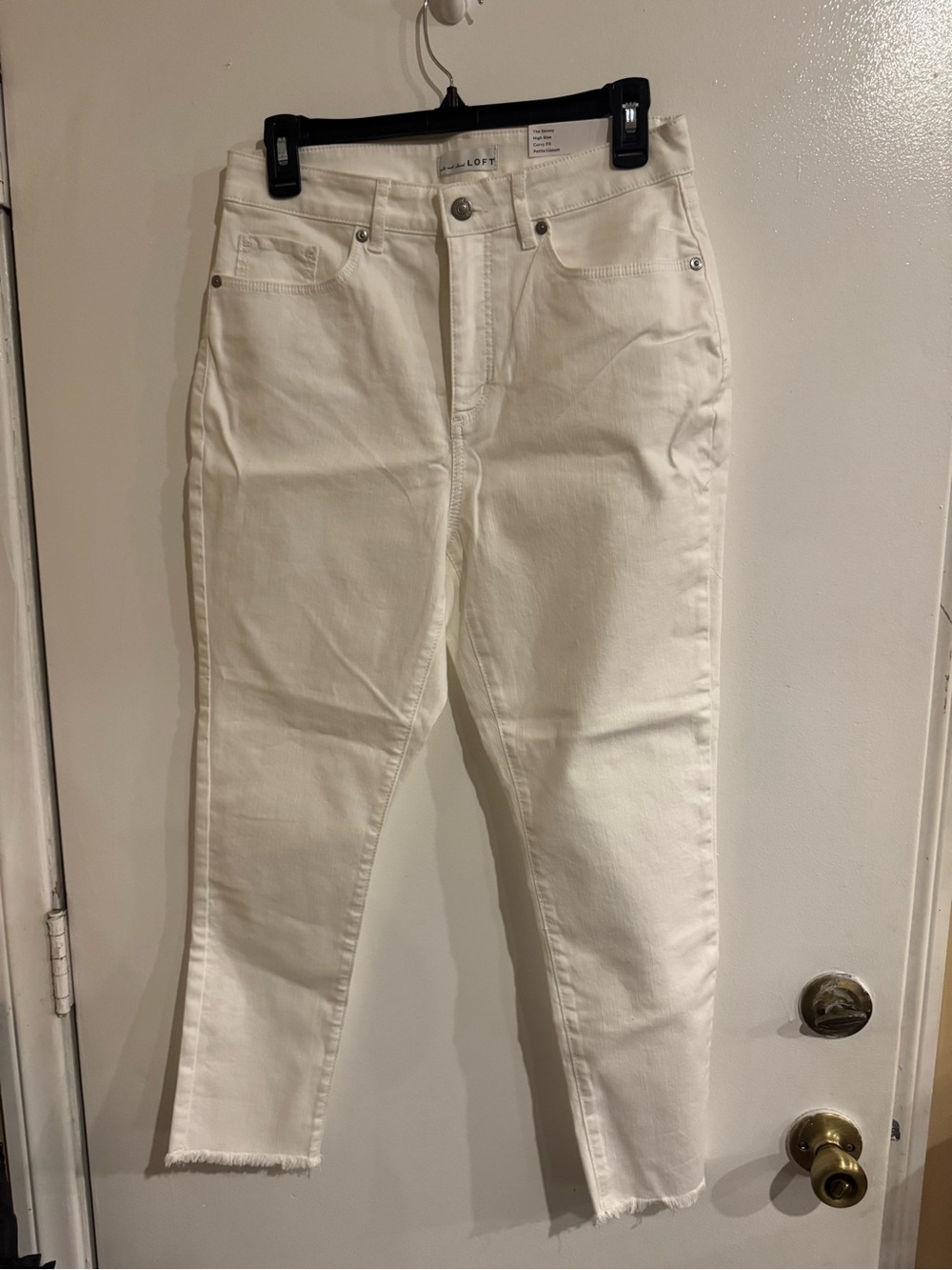 LOFT Off-White Cropped High-Rise Skinny Jeans
